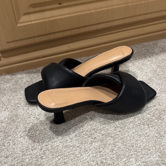 Abercrombie & Fitch Shoes - Abercrombie & Fitch Black Women's Mules